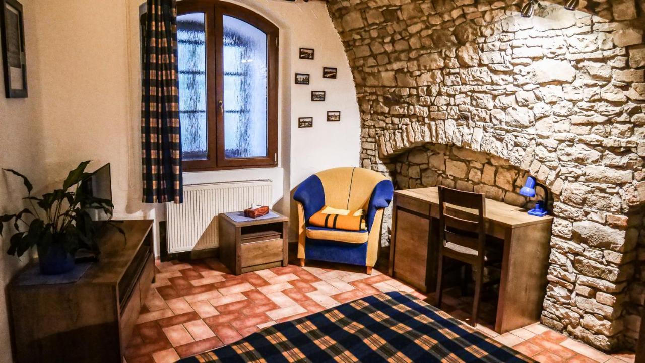 Penzion Na Hradbach Louny Luaran gambar