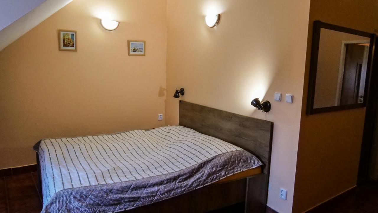 Penzion Na Hradbach Louny Luaran gambar