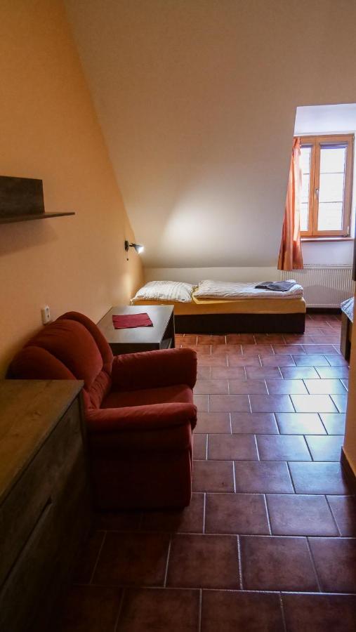Penzion Na Hradbach Louny Luaran gambar