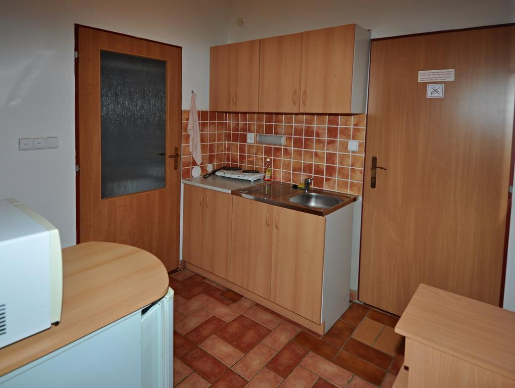 Penzion Na Hradbach Louny Luaran gambar