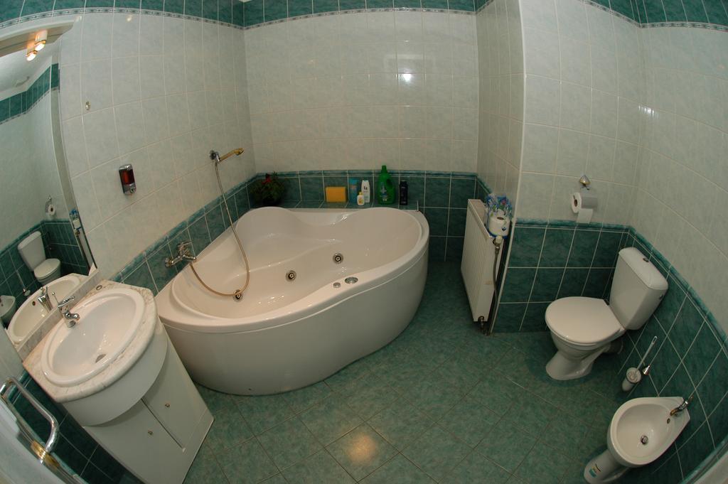 Penzion Na Hradbach Louny Luaran gambar
